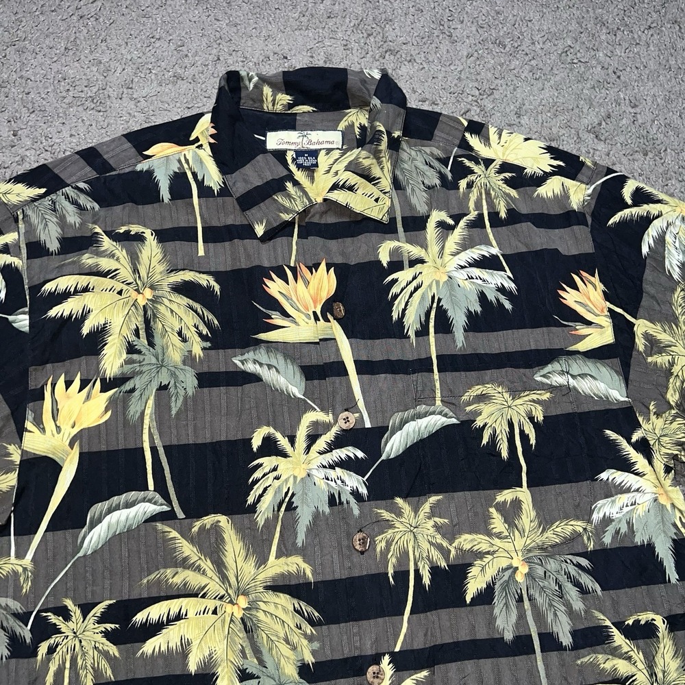 Tommy Bahama Shirt Men Medium Black Green 100% Silk Beautiful Hawaii Floral